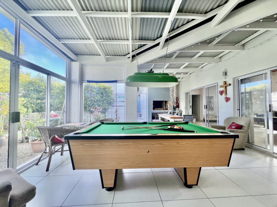 4 Bedroom Property for Sale in The Cove Western Cape